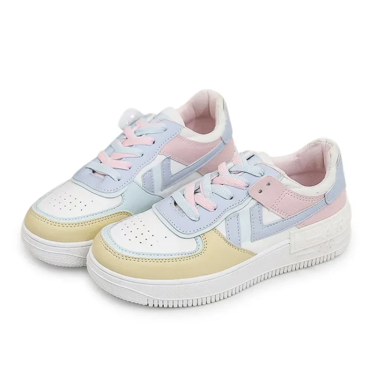 Classic White Women's Sneakers for a Timeless Look